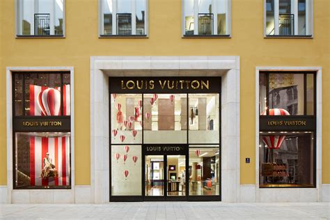 louis vuitton munich office.